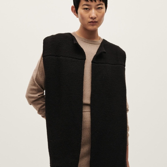 Babaa Black Sleeveless Sweater Vest - Picture 6 of 6